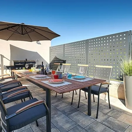 Elegant Dolcea With A Swimming Pool * Kastel