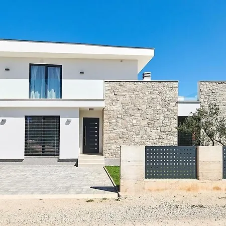 Elegant Dolcea With A Swimming Pool * Kastel